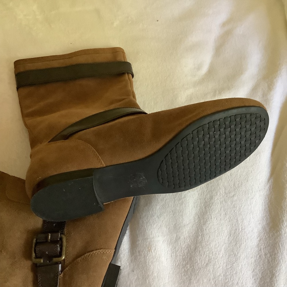 NWOT White Mountain Suede Boots - Picture 2 of 10